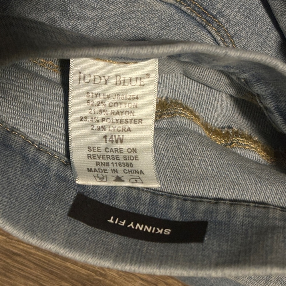 Judy Blue - Skinny Jeans - 14W - Picture 8 of 8